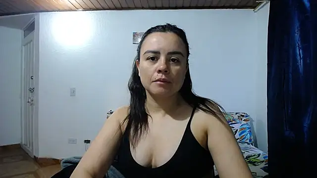 XXX chat uživo modela karlagiraldo198