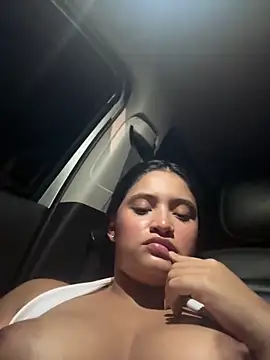 Isa_squirt1 live XXX chat