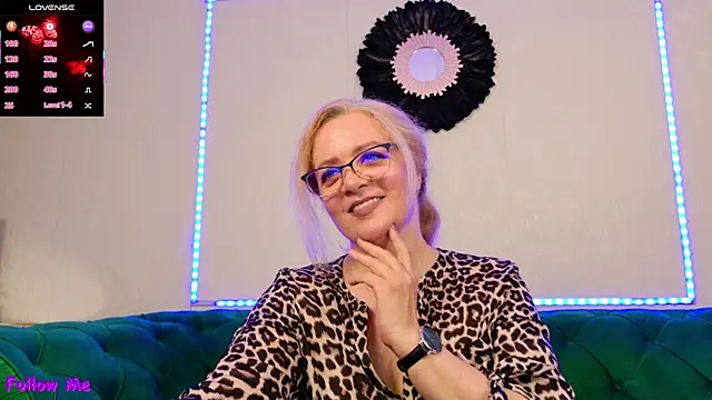 IvanaCharm webcam show