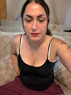 YourQueen18's Webcam Show