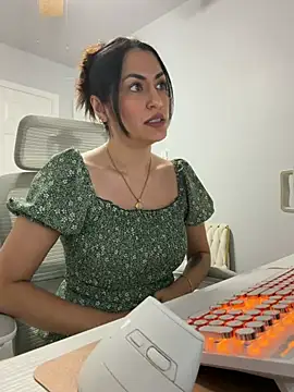 YourQueen18's Webcam Show