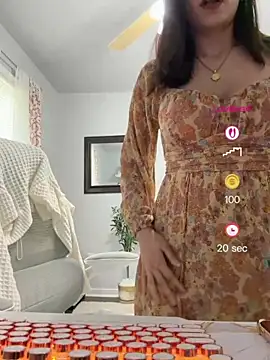 YourQueen18's Live XXX Chat