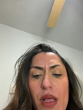 YourQueen18's Webcam Show