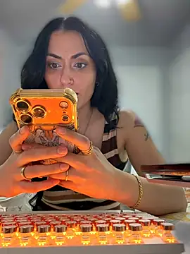 YourQueen18 ওয়েবক্যাম শো