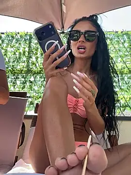 FeetVibe's Live XXX Chat