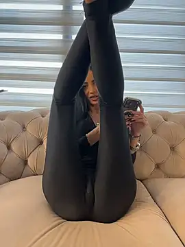 FeetVibe Adlı Modelin Canlı XXX Sohbeti