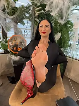 FeetVibe Adlı Modelin Web Kamerası Şovu