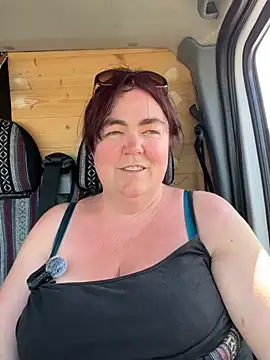 curvy-milf-abbie's Webcam Show