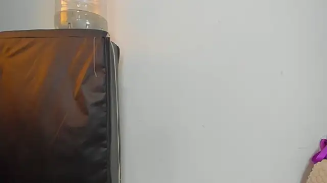 honeyy_mia Live Chatraum