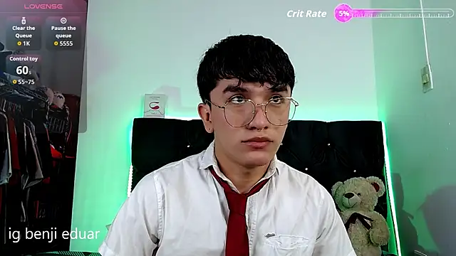 Онлайн чат XXX benji_hoter