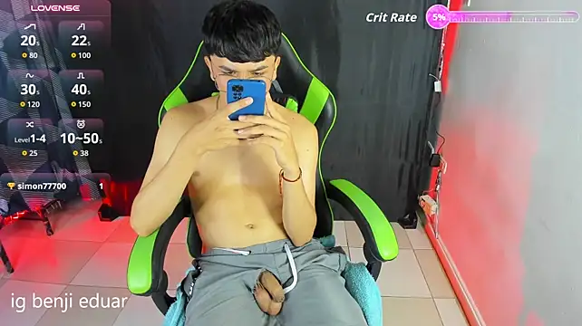 Chat +18 de benji_hoter ao vivo