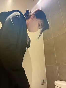 צ'אט XXX בשידור חי של Nini_11