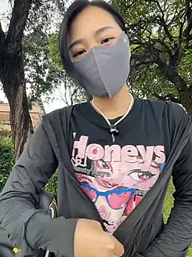 Nini_11 在線直播表演