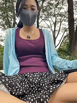 Nini_11 在線直播表演