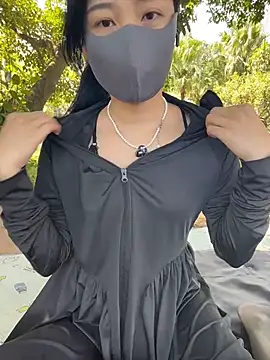 Nini_11 在線直播表演