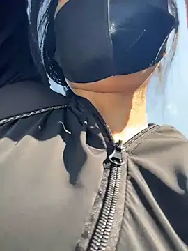 Nini_11 在線直播表演
