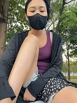 Nini_11's Live XXX Chat