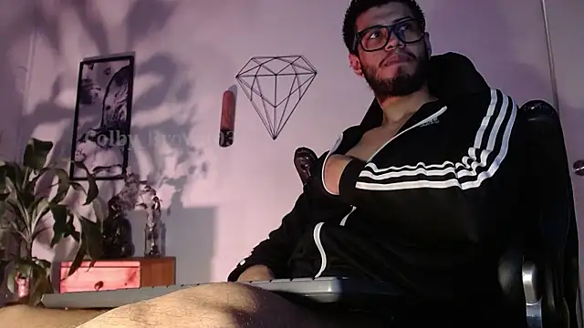 הופעת וובקאם של Colby_brown03
