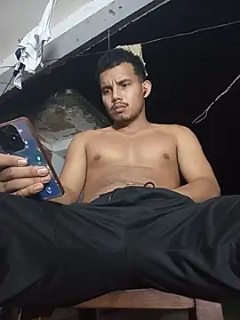 alex_candela Show in webcam