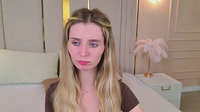 MarybethSnow's Webcam Show