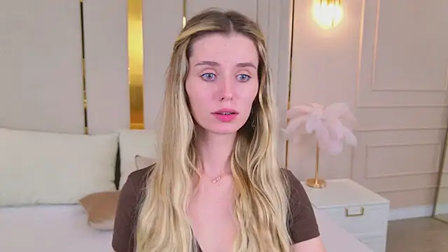 MarybethSnow's Webcam Show