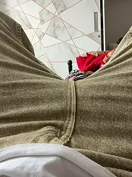 Hny_boy Show in webcam