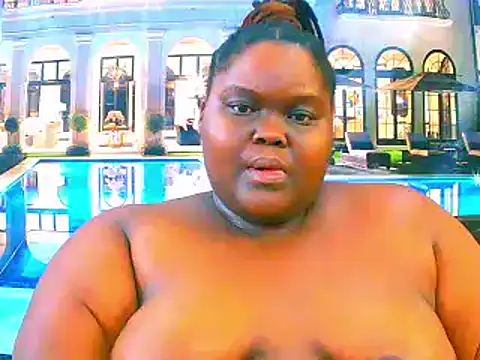 EbonyHotBuns Show in webcam