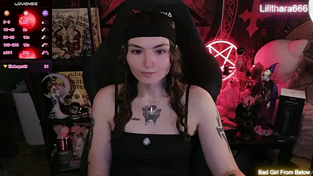 Pokazy przed kamerką – Lilithara666