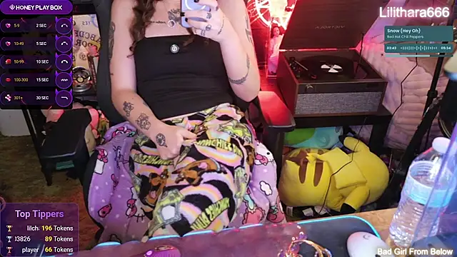 Lilithara666 Шоу с уебкамера