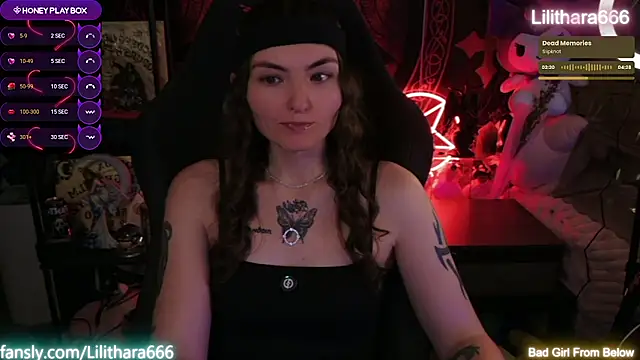 Lilithara666 Show in webcam