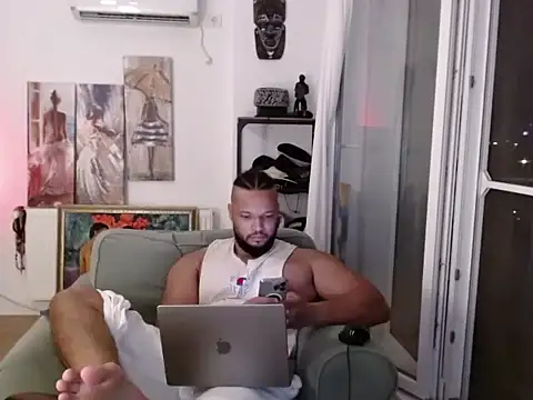 1LordKingsley webcam show