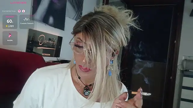 LadyOxana Show in webcam