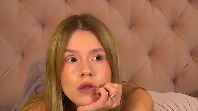 XXX chat uživo modela MilanaBalmain