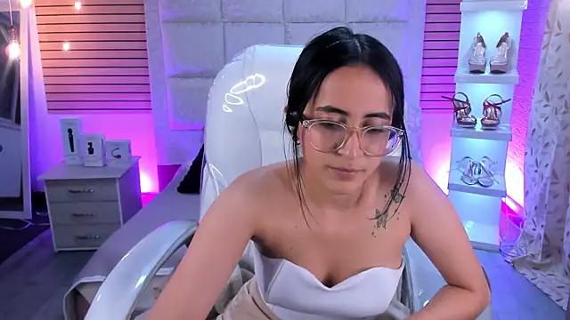 Mia_Fischer Chat XXX in diretta