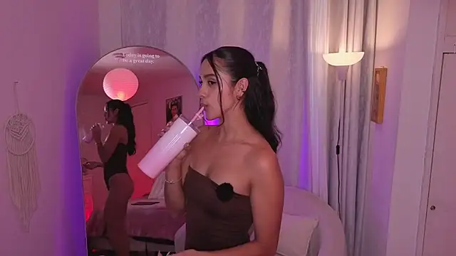 Harii_02 Adlı Modelin Canlı XXX Sohbeti