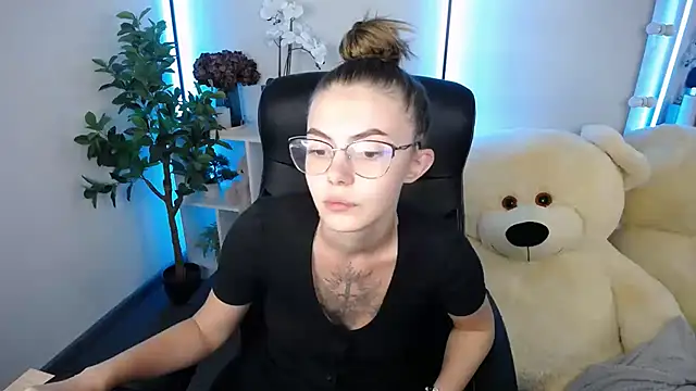 Ritaneer Adlı Modelin Canlı XXX Sohbeti