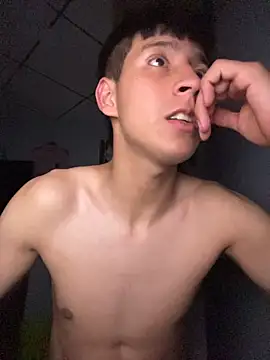 Stiven_017 Show in webcam