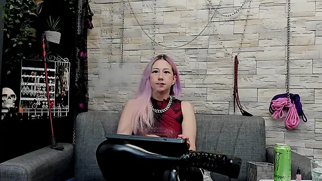CruelMistress' Live XXX Chat