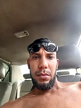 UnreadyChutzpaのウェブカメラショー