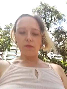 Public_Katrisha Show in webcam