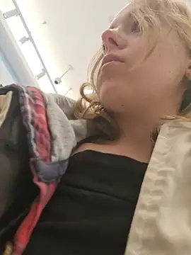 Public_Katrisha webcam show