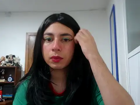 Yasmin_Paez99 Show in webcam
