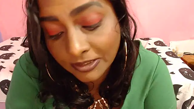 INDIANSIN2 Adlı Modelin Canlı XXX Sohbeti