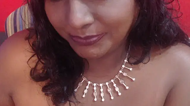 צ'אט XXX בשידור חי של INDIANSIN2