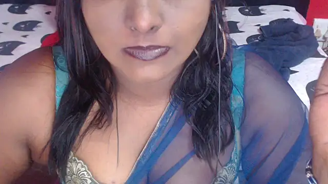 INDIANSIN2 Adlı Modelin Canlı XXX Sohbeti