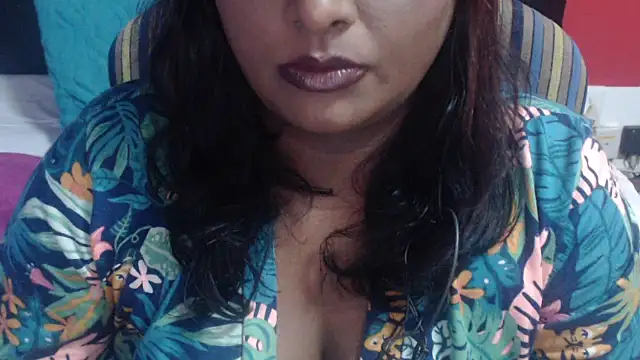 INDIANSIN2 Adlı Modelin Canlı XXX Sohbeti
