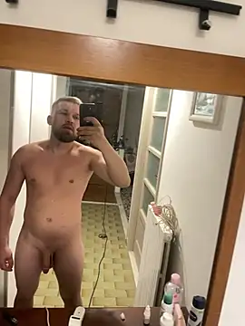 Show modela ghsdfhsf na web-kameri