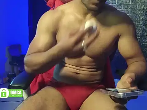 Show de insanestudmiles na webcam