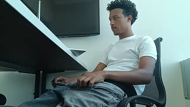 Montygotabd's Webcam Show