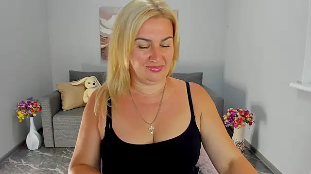 Chat +18 de Lili_Crossi ao vivo